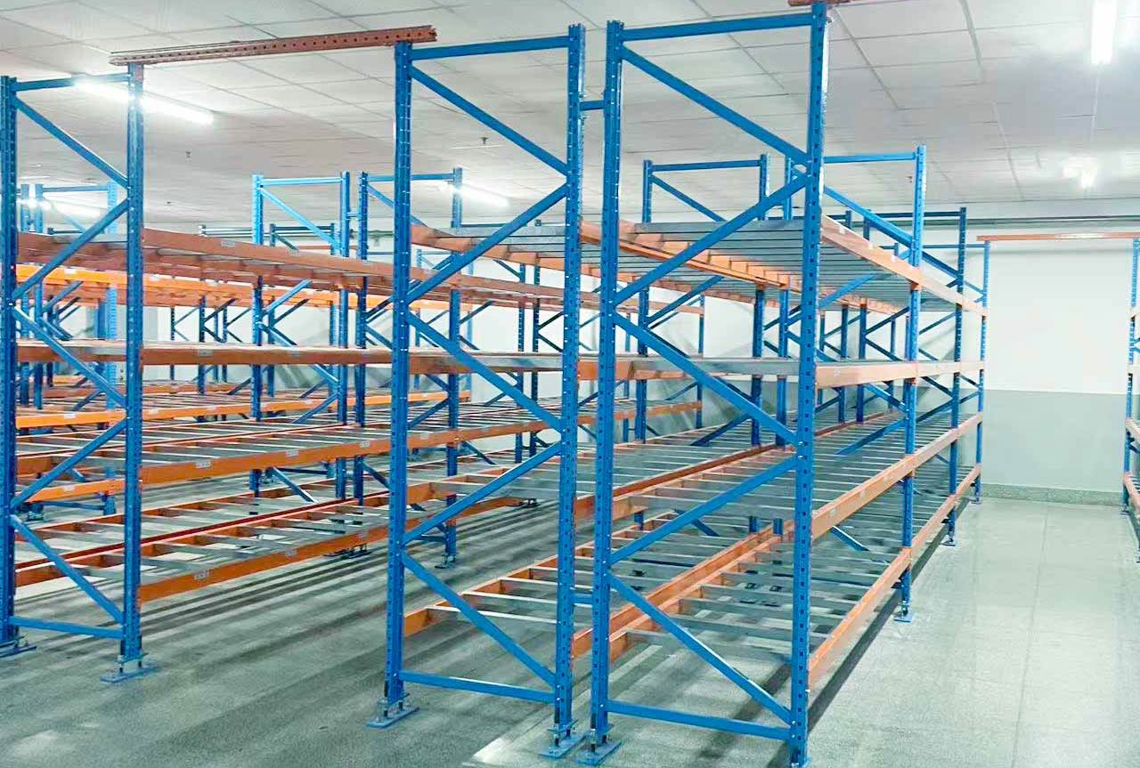 Gamme de rayonnages CTU sur mesure, adaptée aux projets d'entrepôts automatisés spécifiques aux clients.